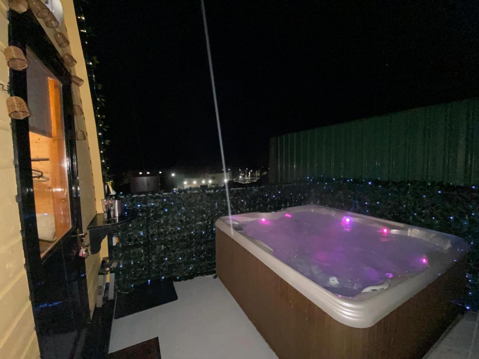 Arch Pod & Hot Tub Apartman Carndonagh Kültér fotó